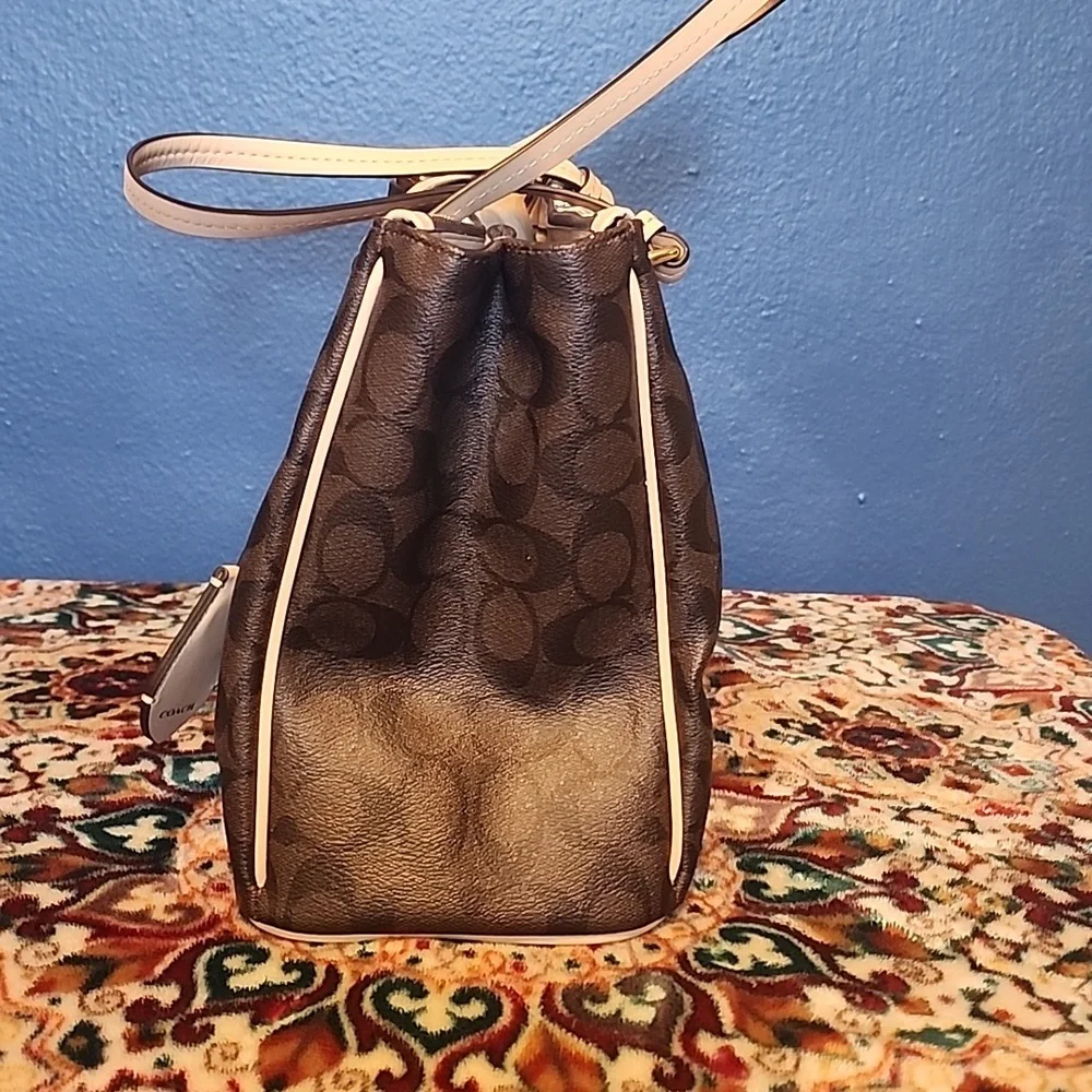 New Authentic Coach Signature Peyton Shoulder Bag - Purse Tan Brown. - Picture 3 of 9